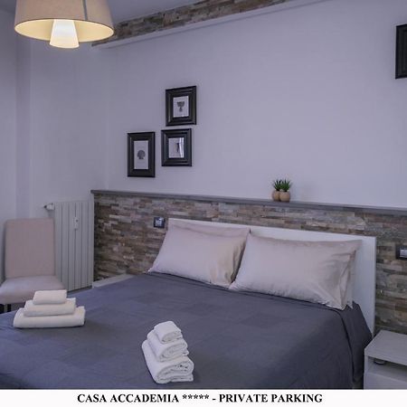리보르노 Elegante Casa Accademia ***** - Private Parking 아파트 외부 사진