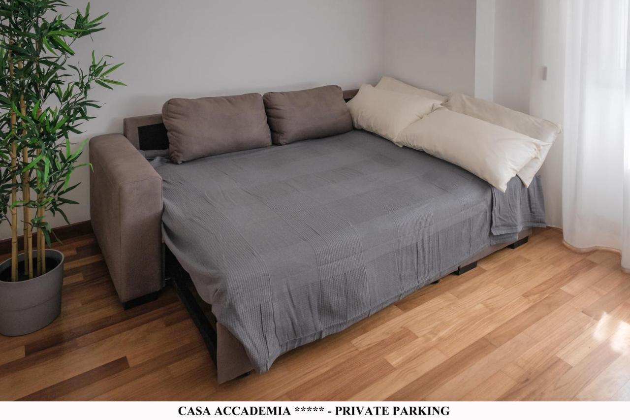 리보르노 Elegante Casa Accademia ***** - Private Parking 아파트 외부 사진