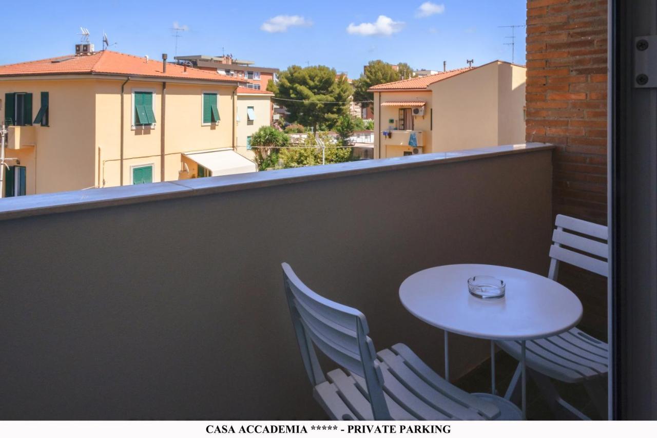 리보르노 Elegante Casa Accademia ***** - Private Parking 아파트 외부 사진